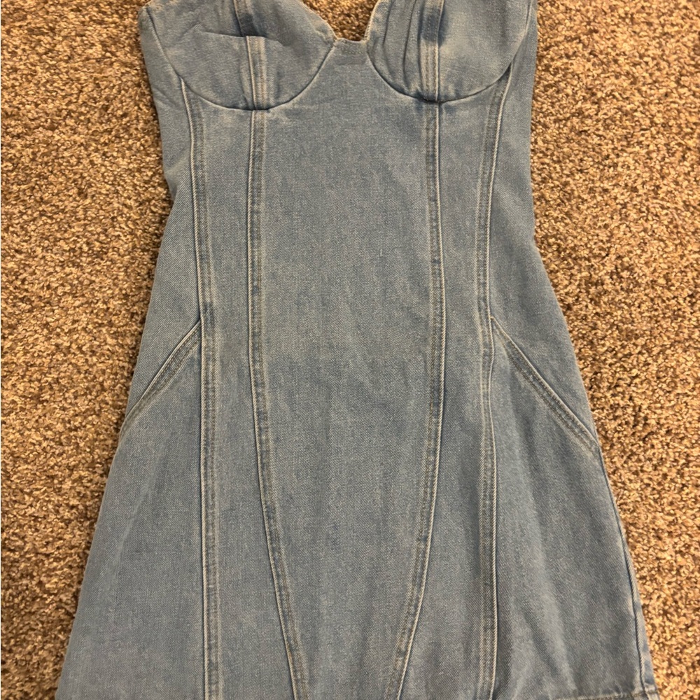 Dress - Picture 3 of 3